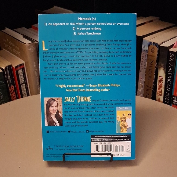 The Hating Game by Sally Thorne - Picture 2 of 3